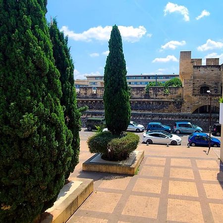 Regard Sur Les Remparts - Terrasse & Parking Apartment Avignon Bagian luar foto
