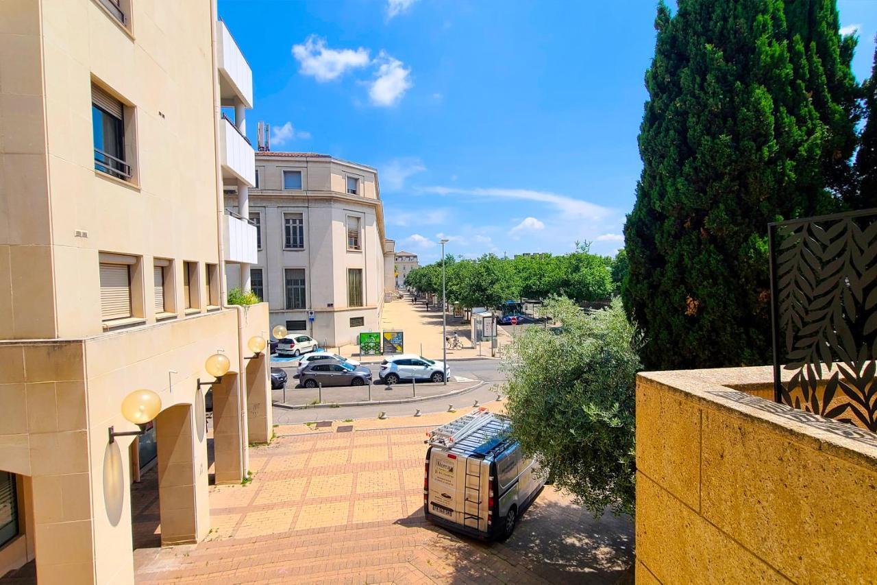 Regard Sur Les Remparts - Terrasse & Parking Apartment Avignon Bagian luar foto
