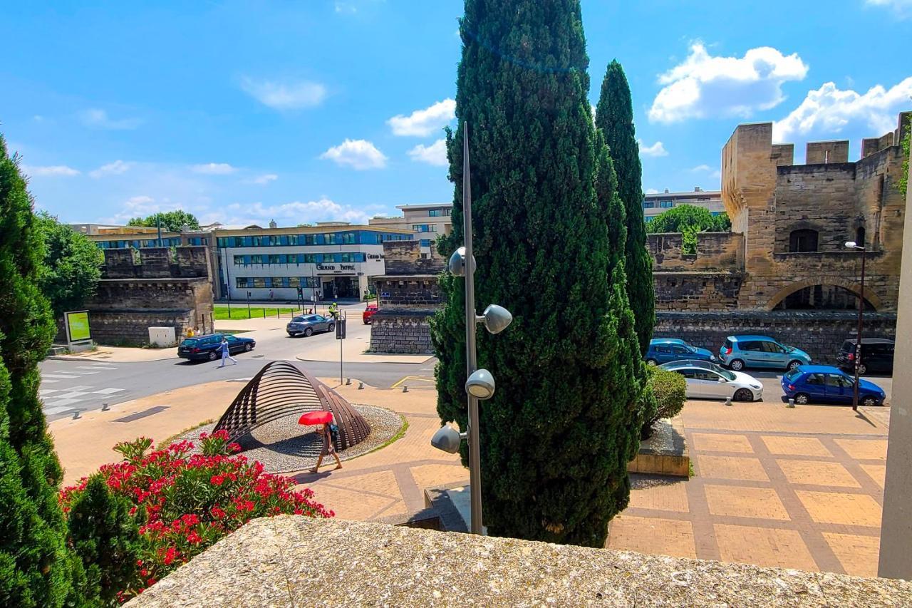 Regard Sur Les Remparts - Terrasse & Parking Apartment Avignon Bagian luar foto